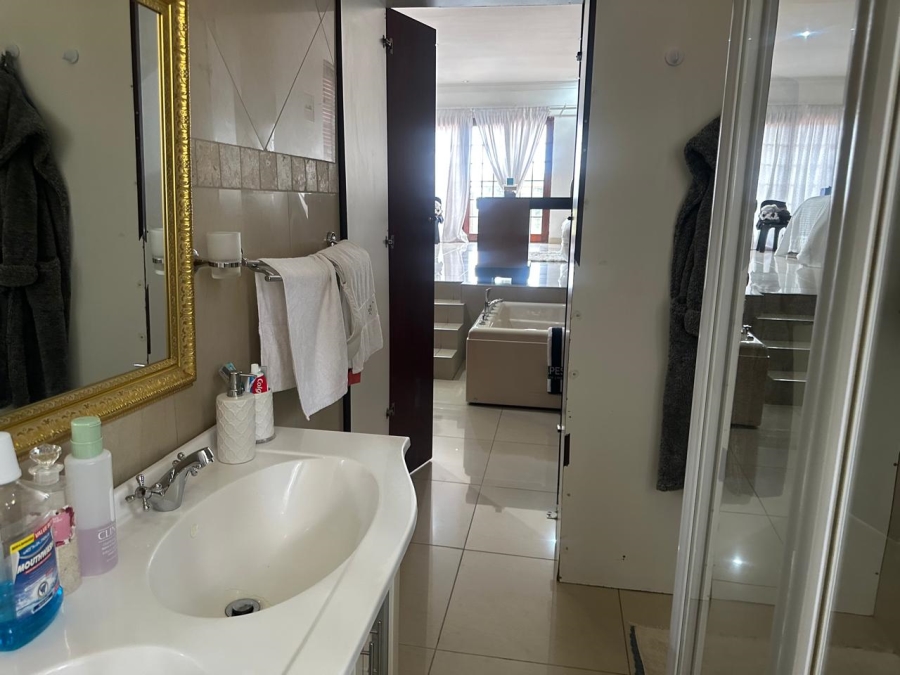 9 Bedroom Property for Sale in Safari Gardens North West